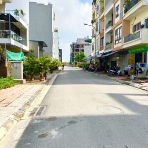 SIÊU PHẨM TĐC NGỌC THUỴ LB PHÂN LÔ VỈA HÈ Ô TÔ TRÁNH CÁCH HỒ 50M DT65M GIÁ 17,3 TỶ.